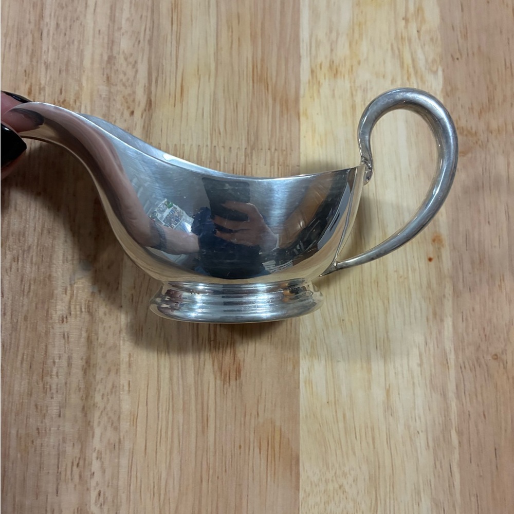 Elkington & Co Antique Elegant Silver Gravy Boat from 1910